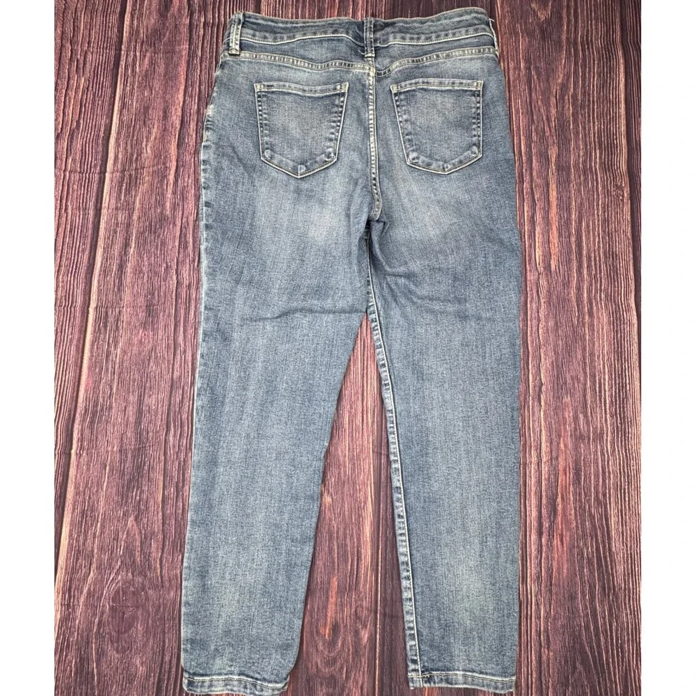 St Johns Bay Skinny Jeans 10 Floral Embroidered Denim Boho Mid Rise Stretch